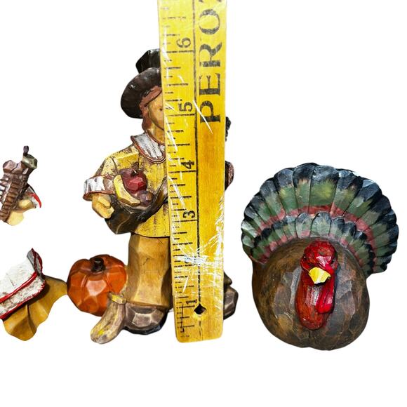 Thanksgiving Pilgrims and figurines  Harvest Centerpiece Mantel home Decor - Picture 6 of 8